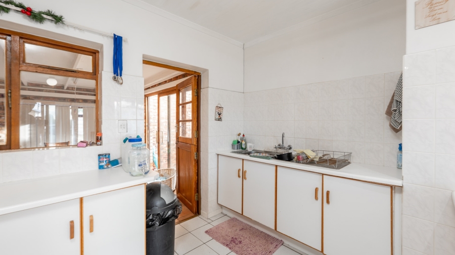 To Let 3 Bedroom Property for Rent in Struisbaai Western Cape